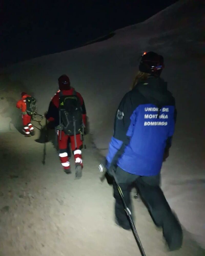 Los bomberos localizan a las dos mujeres que alertaron de hipotermia en el Teide