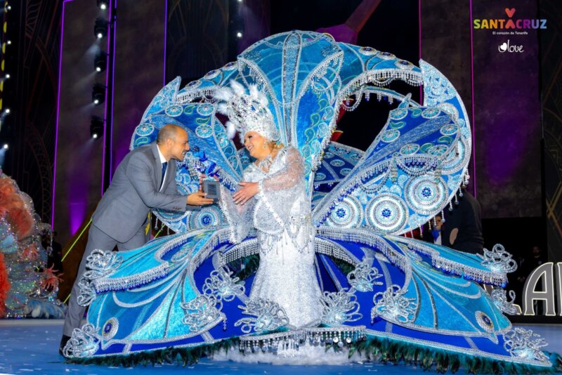 América González González, Reina de los Mayores del Carnaval de Santa Cruz de Tenerife