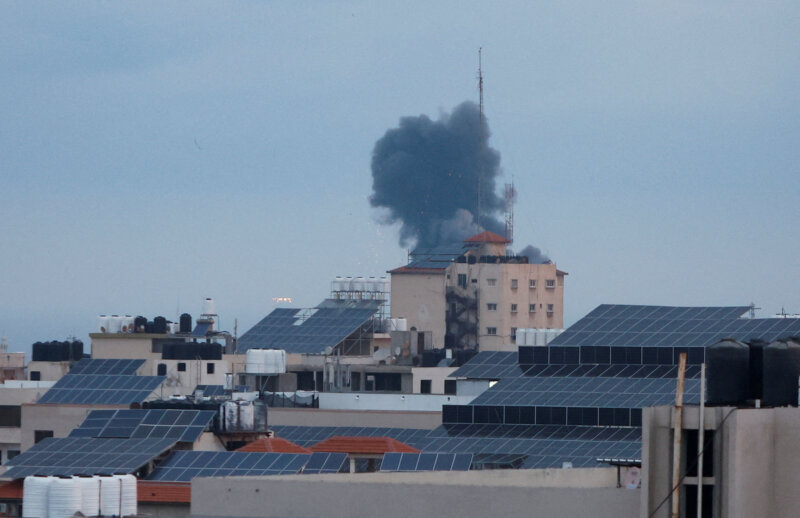 Israel bombardea Gaza en respuesta al lanzamiento de cohetes desde la Franja tras la redada en Nablús