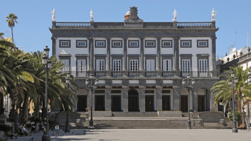 Las Palmas de Gran Canaria distingue el trabajo del Servicio de Extinción de Incendios y Salvamento