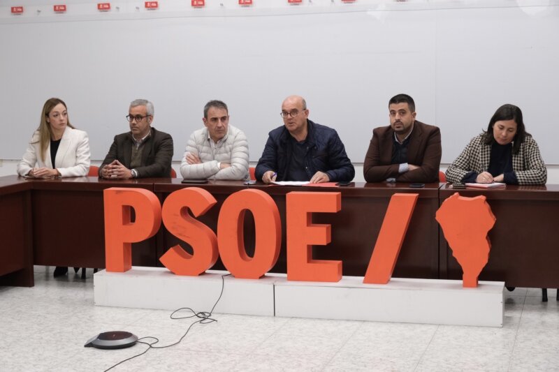 El PSOE sostiene que Núñez Feijóo "llega tarde y sin ideas" a La Palma