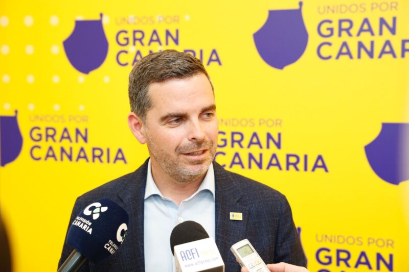 Lucas Bravo de Laguna encabezará la lista de UxGC para el Parlamento de Canarias