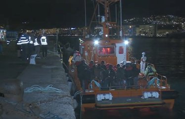 Nueve menores y veinte mujeres en la patera rescatada al sur de Gran Canaria