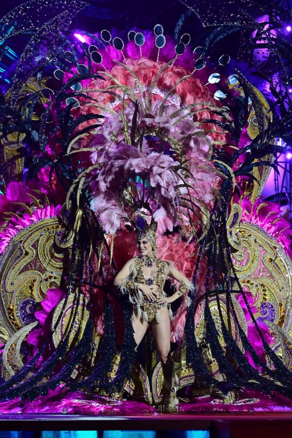 Lola Ortiz se convierte en Reina del Carnaval de Las Palmas de Gran Canaria
