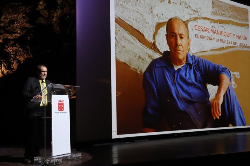 El historiador del arte Francisco Galante presenta el libro 'César Manrique y Haría'