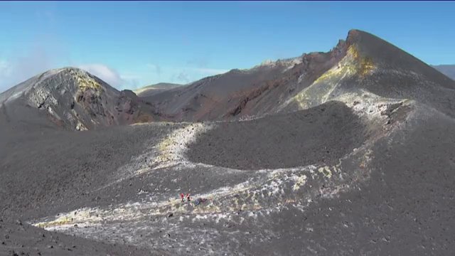 Encuentran minerales nunca antes registrados en Canarias en el volcán de La Palma