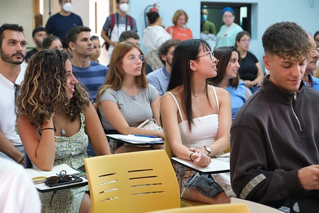 Fuerteventura otorga 866 becas a sus estudiantes