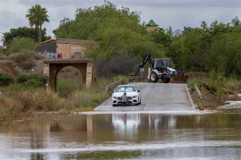 Las lluvias torrenciales remiten pero Murcia y la Comunidad Valenciana continúan con aviso naranja