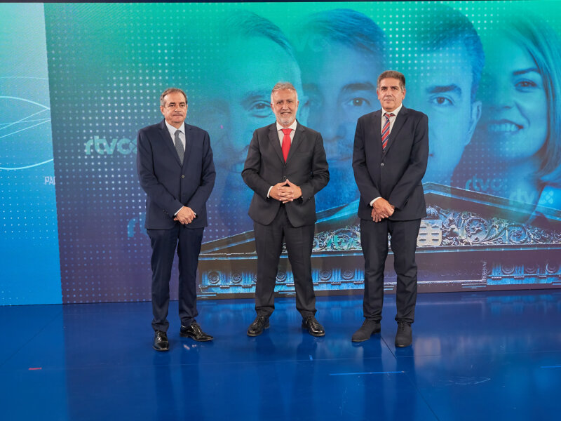 Candidato a la Presidencia de Canarias por el PSOE, Ángel Víctor Torres, en el centro de la imagen / Imagen RTVC