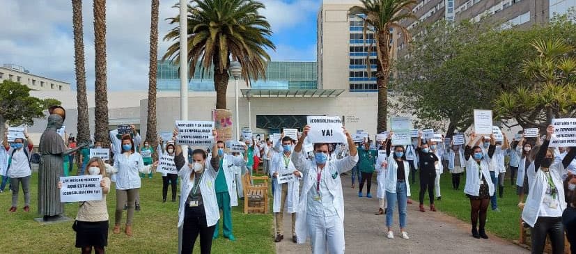 Médicos, enfermeras y fisioterapeutas anuncian movilizaciones por los recortes en las pagas extras. Imagen de archivo