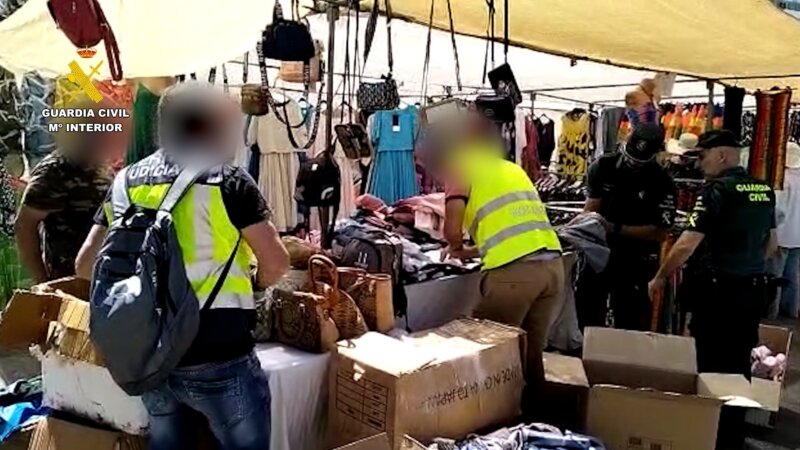 Más de 1.000 prendas y productos falsificados intervenidos en Morro Jable, en Fuerteventura