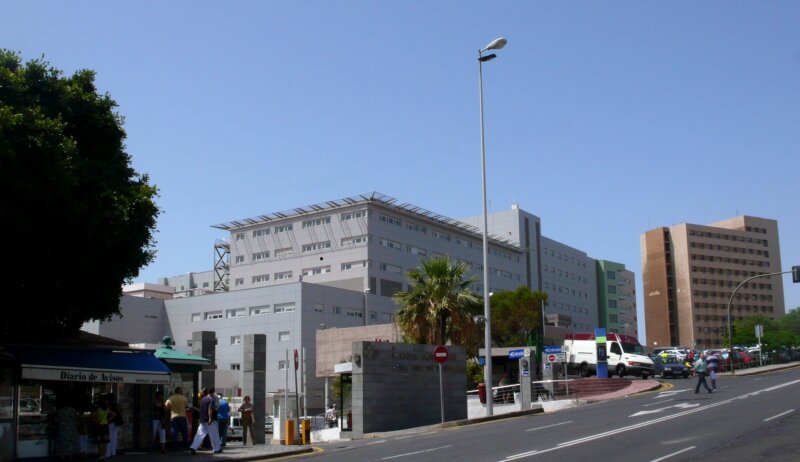 Los sanitarios de Tenerife y Gran Canaria participan en el primer traslado entre islas