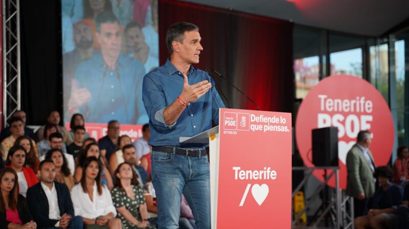 Sánchez participa en un acto del PSOE en Tenerife