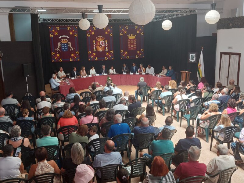 Expectación en el pleno de Haría, una de las incógnitas en Lanzarote este 17J / RTVC