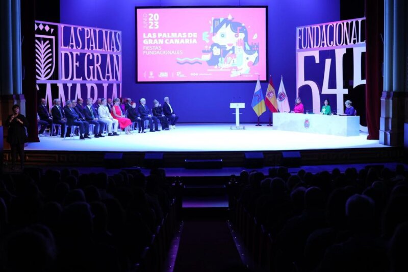 15 personas y 10 entidades reciben reconocimiento en el acto de Honores y Distinciones Las Palmas de Gran Canaria