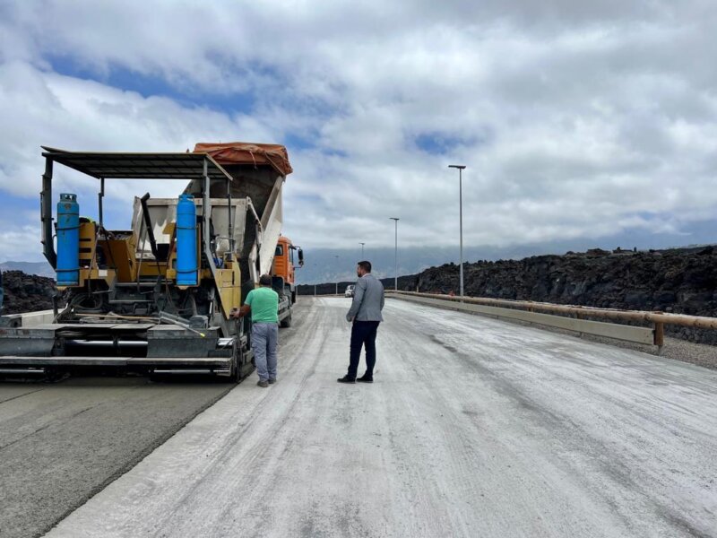 Se agrietan las nuevas carreteras de La Palma