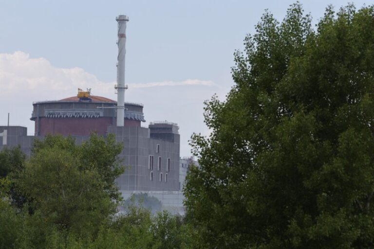 Londres ve «altamente improbable» que la central de Zaporiyia sufra «problemas inmediatos» por la presa de Kajovka