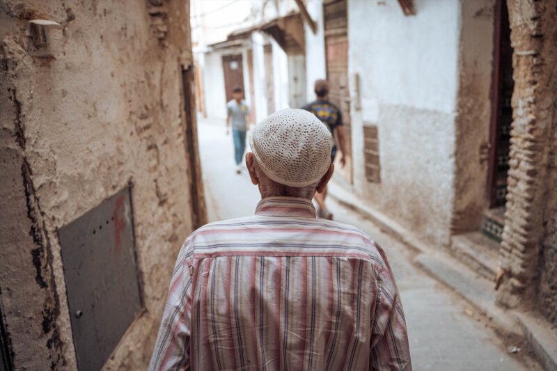 Ayuda para la reforma sanitaria en Marruecos del Banco Mundial. Un hombre pasea por la Medina de Fez, a 3 de mayo de 2023, en Fez (Marruecos). / Imagen de archivo Europa Press / Gabriel Luengas / 