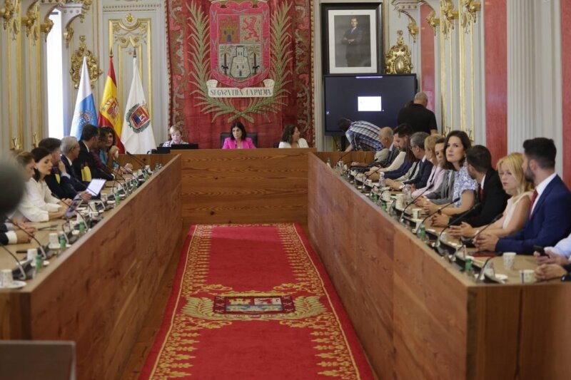 Pleno extraordinario del Ayuntamiento de Las Palmas de Gran Canaria para el sorteo de las mesas electorales/ Europa Press