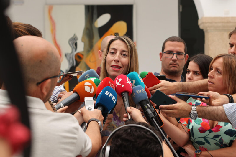 PP y Vox acuerdan un Gobierno de coalición en Extremadura
