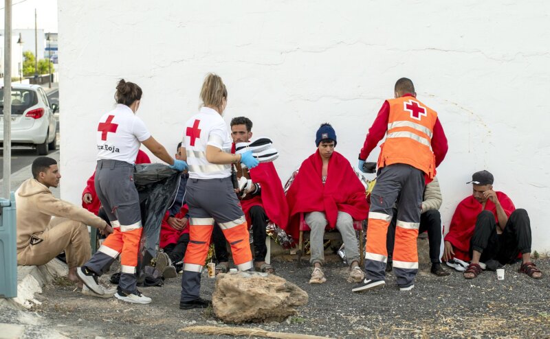 Llegan a Lanzarote 162 ocupantes de cuatro neumáticas, 20 de ellos por sus propios medios