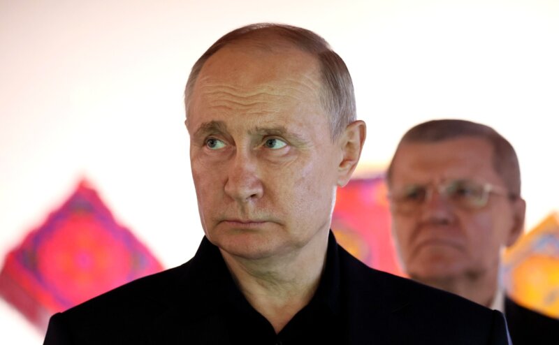 Putin acusa a EEUU y sus aliados de "echar leña al fuego"
