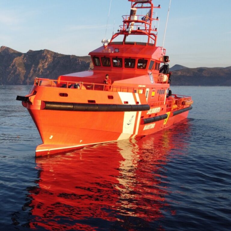 Rescatan a 408 migrantes de seis embarcaciones que trataban de llegar a Canarias