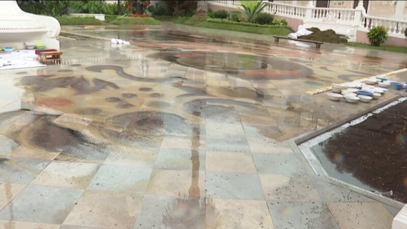 La lluvia afecta al magno tapiz de La Orotava