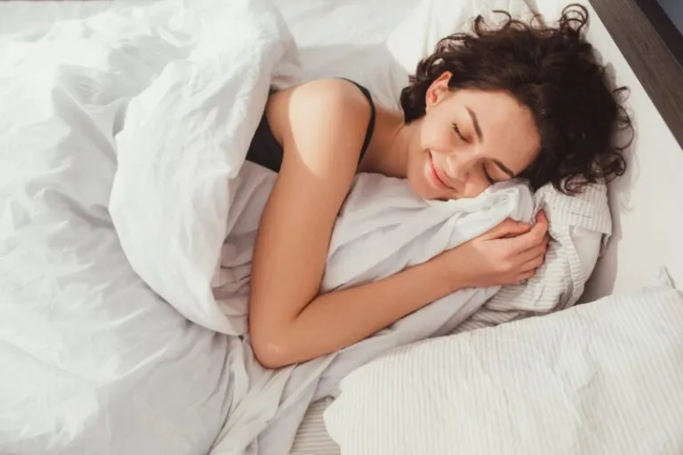 Los expertos recomiendan intentar mantener una buena higiene del sueño