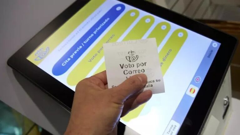 La Junta Electoral estudia exigir el DNI para votar por correo