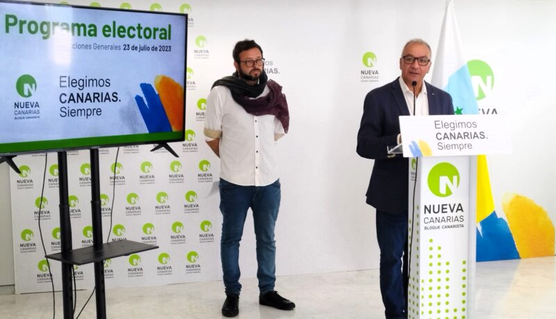 El candidato al Congreso el 23J, Luis Campos, y Txema Santana, candidato al Senado por Gran Canaria, presentan un programa electoral con 100 medidas, para servir al "canarismo de progreso"