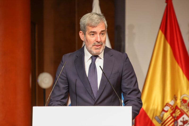 El presidente del Gobierno de Canarias, Fernando Clavijo, en una imagen de archivo durante la toma de posesión de su nuevo cargo, el pasado 14 de julio de 2023 / Europa Press
