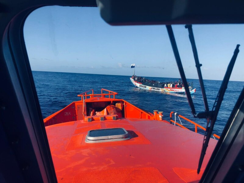 Llega a Tenerife un cayuco por sus propios medios con 41 personas a bordo