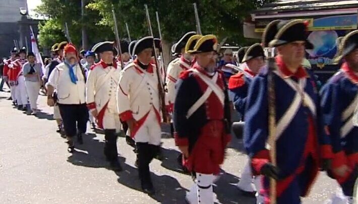 Captura del vídeo donde se aprecia un homenaje a un desfile militar de 1797.