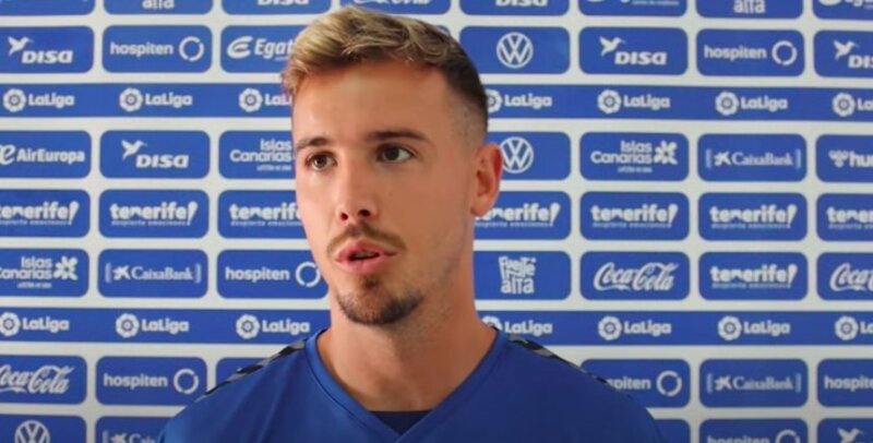 Sergio González, jugador del CD Tenerife, durante sus declaraciones a los medios del club 