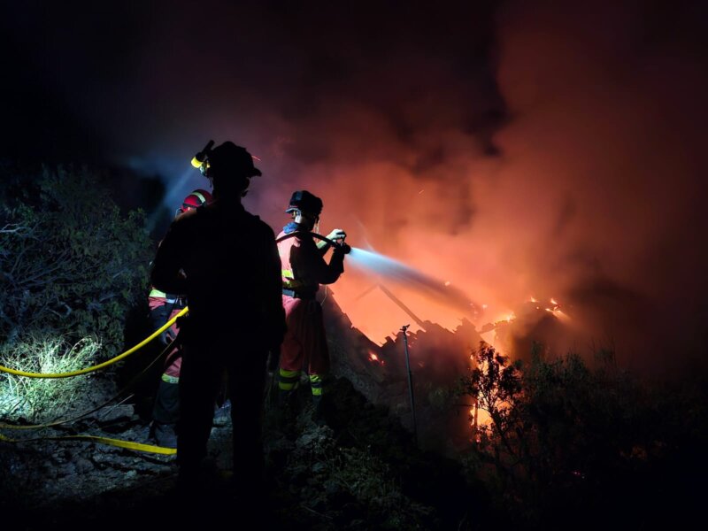 Continúa la lucha contra el incendio en La Palma