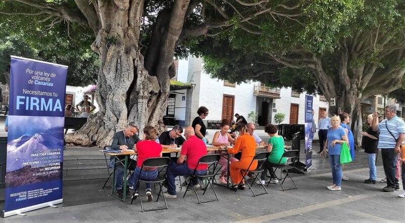 La Ley de Volcanes alcanza los 4.000 apoyos y la recogida de firmas continuará en Tenerife y La Palma