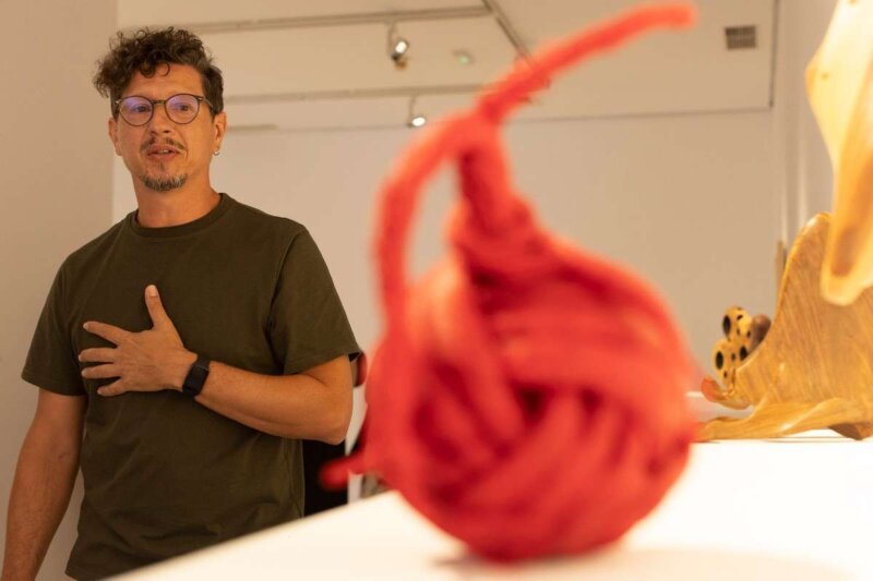 El escultor Carlos Nicanor presenta 'De la carne al hueso, del hueso al alma'