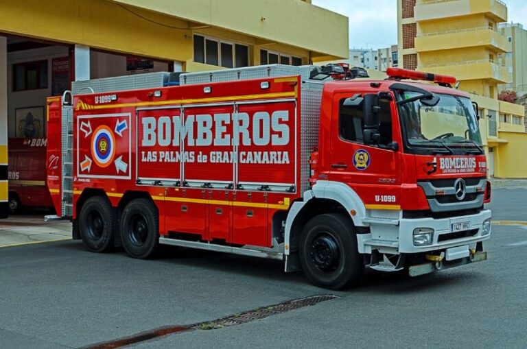 Una mujer resulta herida tras un incendio en Las Palmas de Gran Canaria