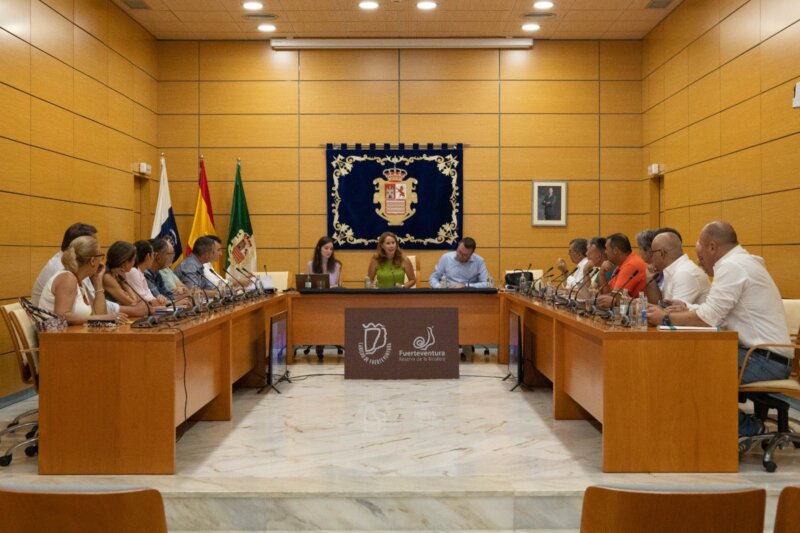 Sesión extraordinaria para nombrar los nuevos miembros del Consejo Insular de Aguas de Fuerteventura / Cabildo de Fuerteventura
