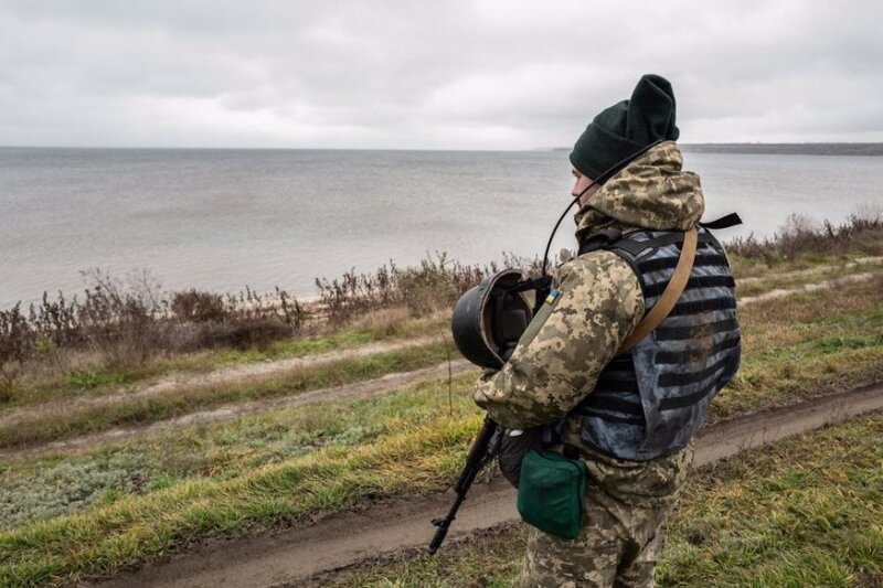 Ucrania refuerza posiciones a orillas del río Dniéper