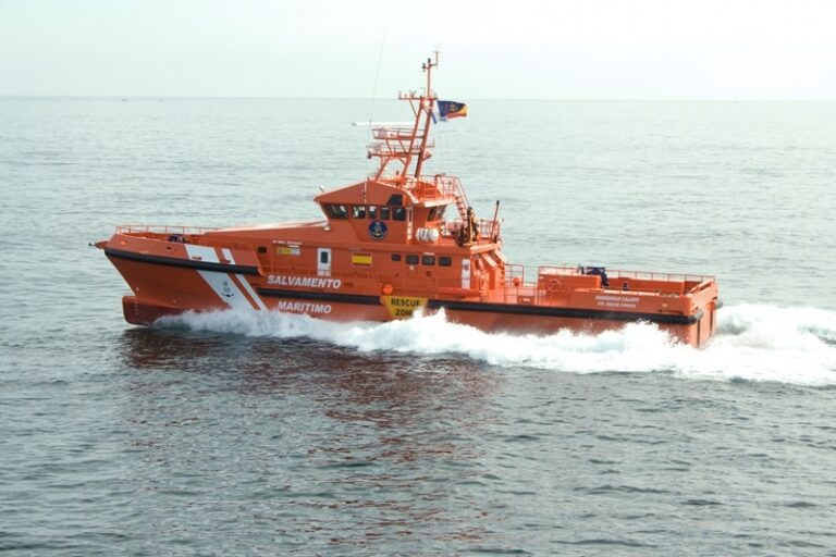 Salvamento Marítimo rescata 53 migrantes en la costa de Lanzarote