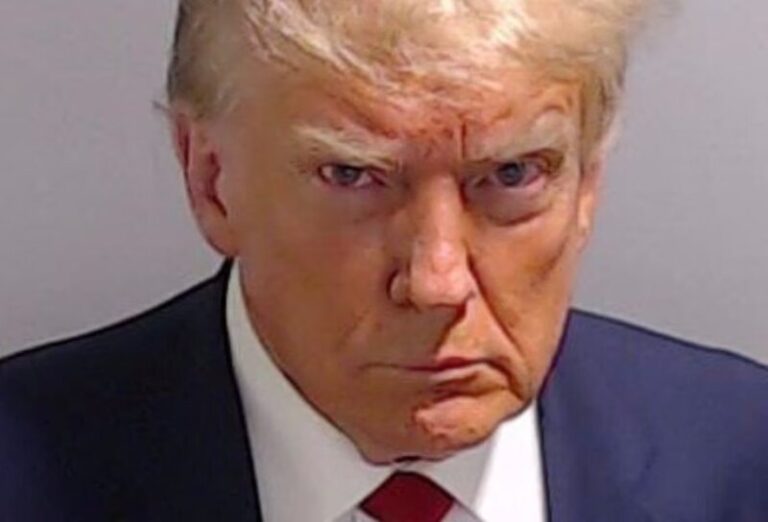 Trump se entrega a la Justicia en Georgia por el caso de interferencia electoral de 2020