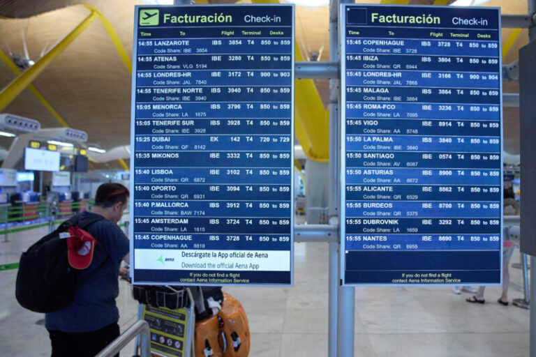La red de Aena tiene previsto operar 32.148 vuelos en el puente de agosto, 5.700 de ellos en Canarias