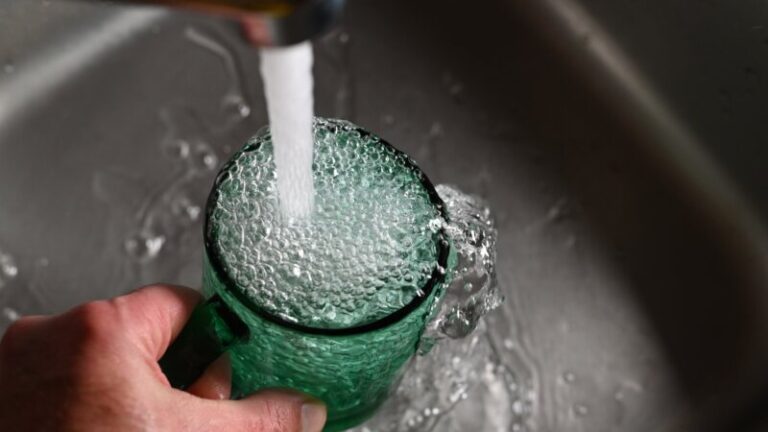 Una nueva incidencia reduce el caudal del agua de forma generalizada en Fuerteventura
