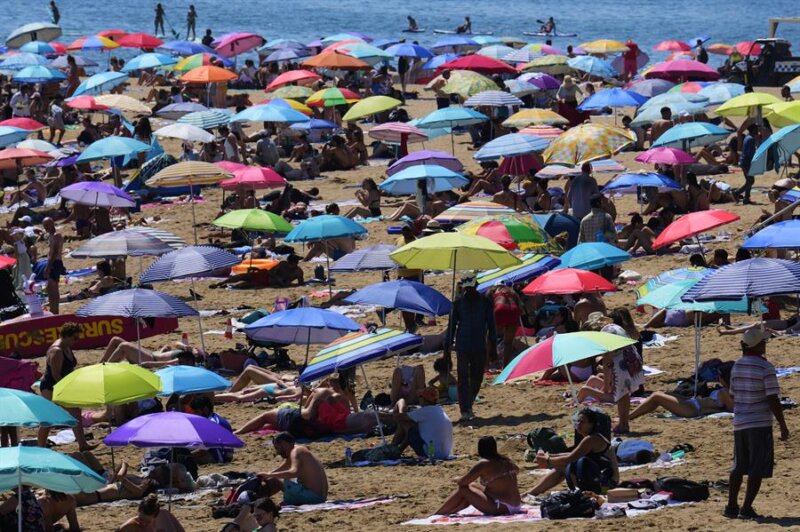 Las autoridades decretan la situación de alerta en Gran Canaria ante el riesgo de alcanzar temperaturas superiores a los 37 grados