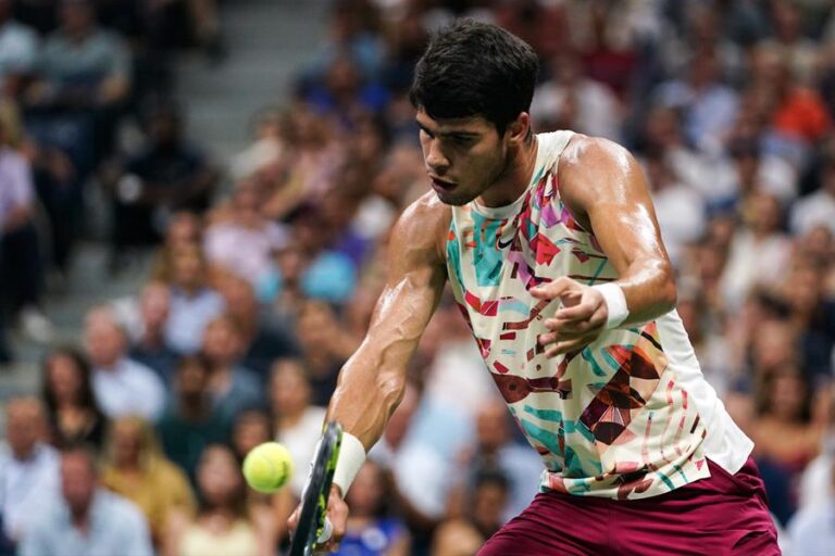 Alcaraz elimina a Zverev y se cita con Medvedev en semifinales del US Open