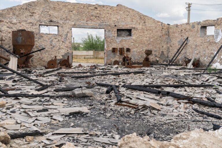 Al menos tres muertos tras una noche de bombardeos rusos en Donetsk y Jersón