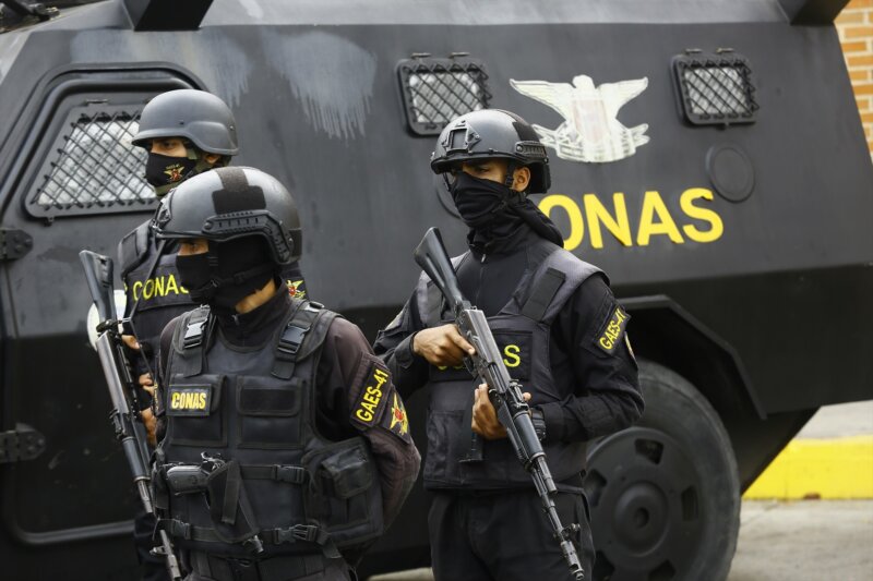 Arrestos y armas confiscadas en una cárcel venezolana