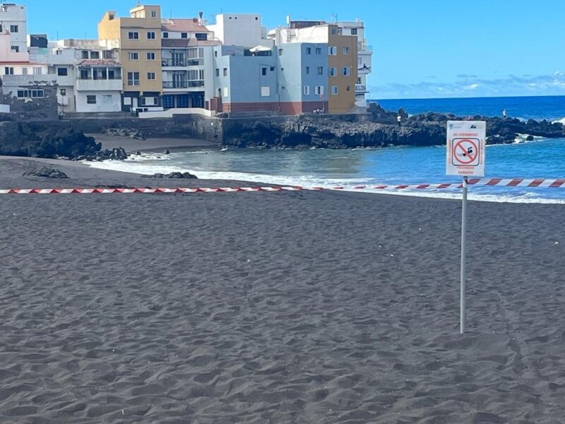 La alteración de parámetros biológicos obliga a cerrar playa Grande, en Tenerife